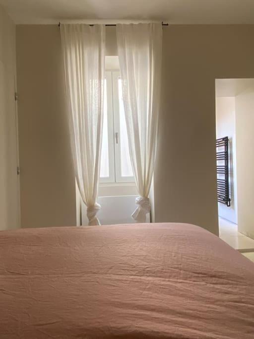 Welcoming, Lovely, Calm & Centrally Located Flat ディジョン エクステリア 写真